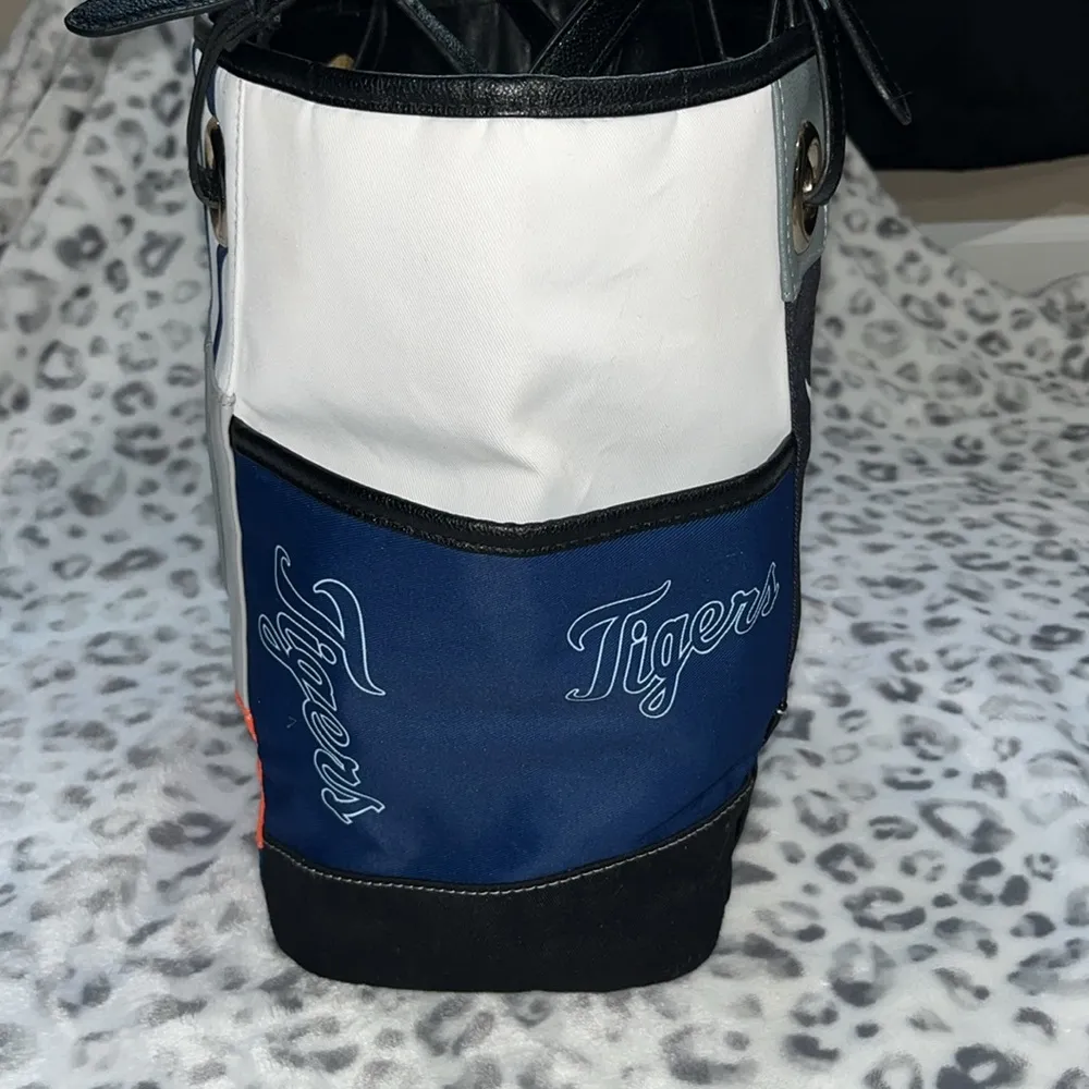 The Bradford Exchange Tigers Tote - Image 2