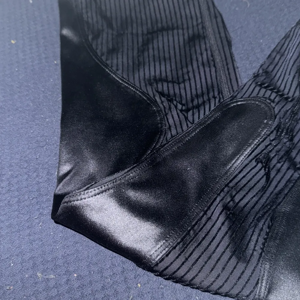 Black shine and rib legging - Image 2