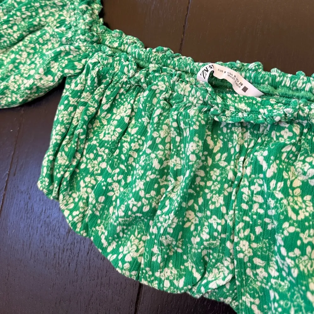 Zara Green & White Floral Flower Off the Shoulder Top Size Small (Set Available) - Image 3