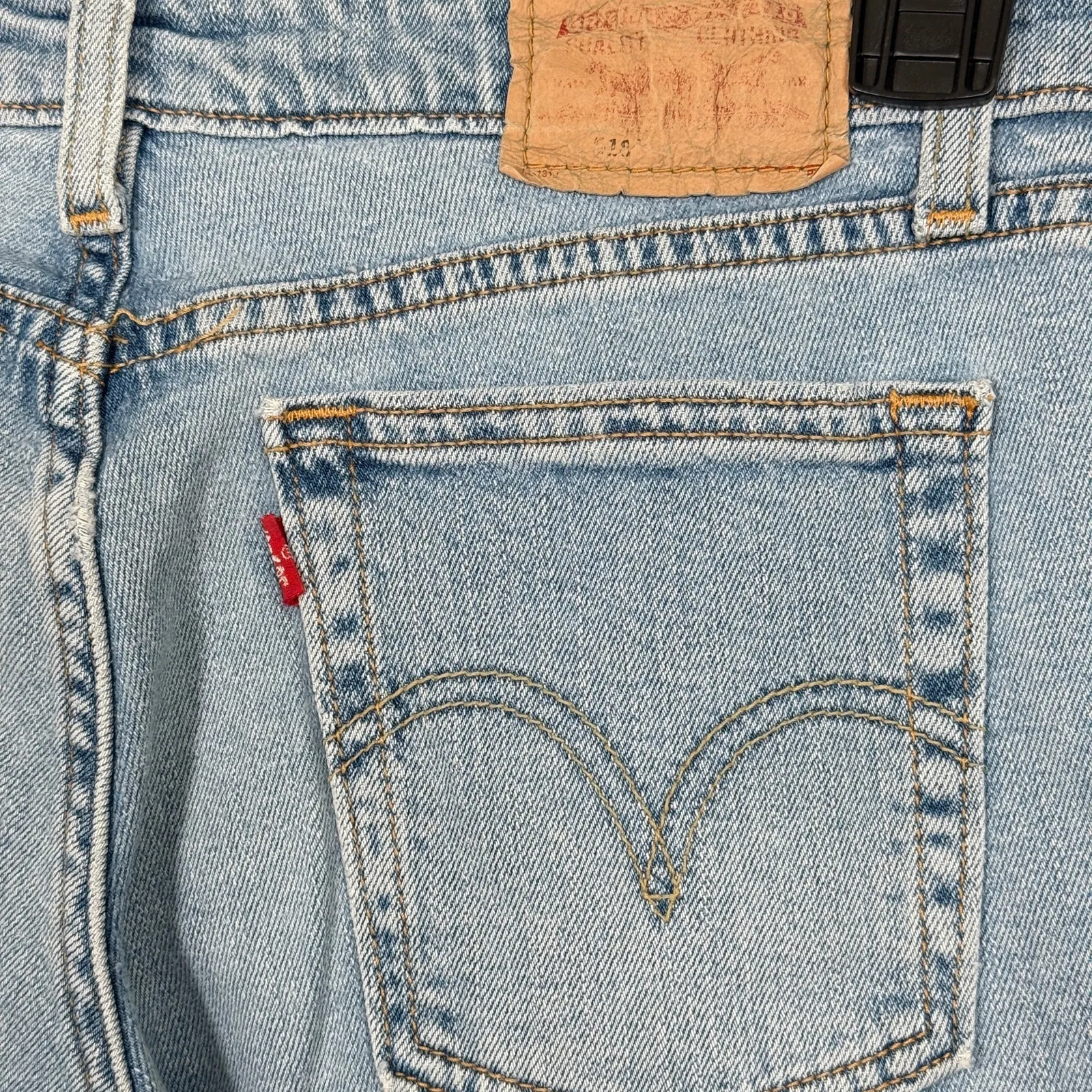 Y2K Levi’s 518 Superlow Bootcut Flare Low Rise Light Wash Jeans 30 Cowboy - Image 5