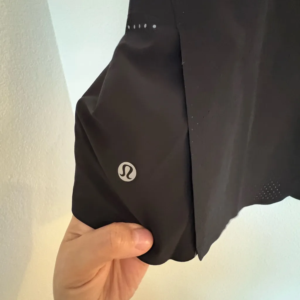 Lululemon Find Your Pace Tank Size 2 Black - Image 3