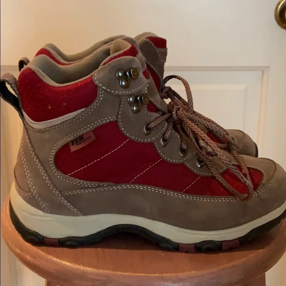 LL Bean Women’s Insulated Waterproof Outdoors Adventure Hiking Boots Sz 8.5W - Image 2