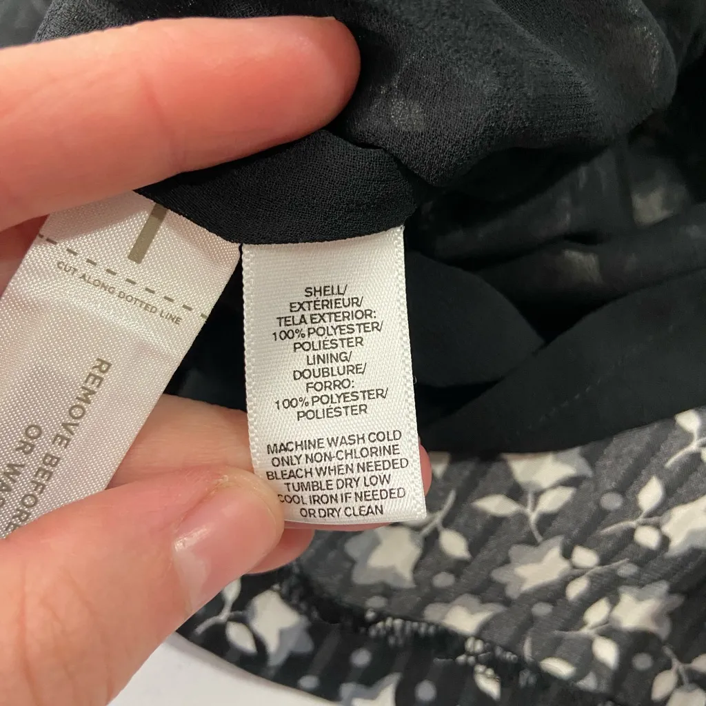 NWOT Ann‎ Taylor LOFT women’s black white floral halter tie ruffle romper summer - Image 4