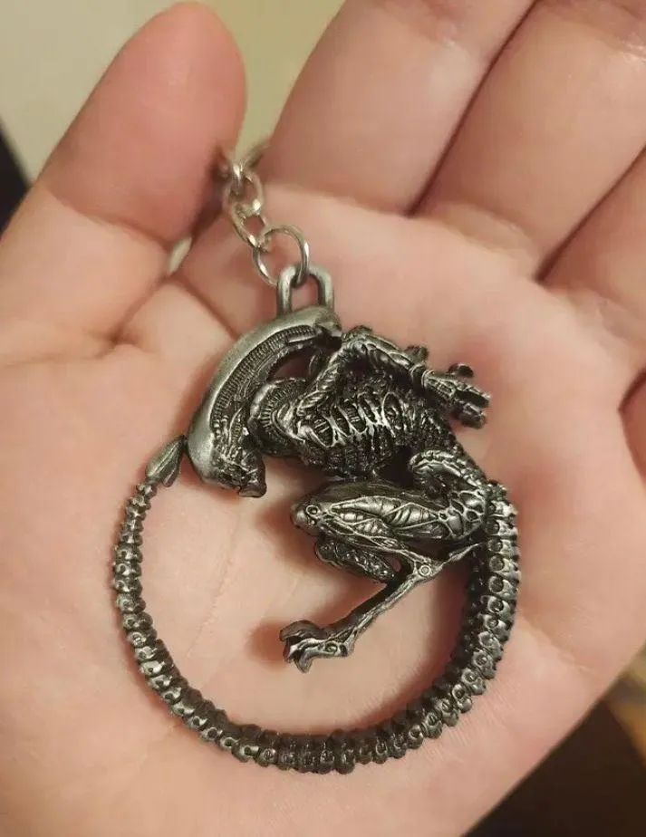 Gothic Punk Horror Alien Creature Keychain , Street Boho Grunge Y2k Scifi - Image 3