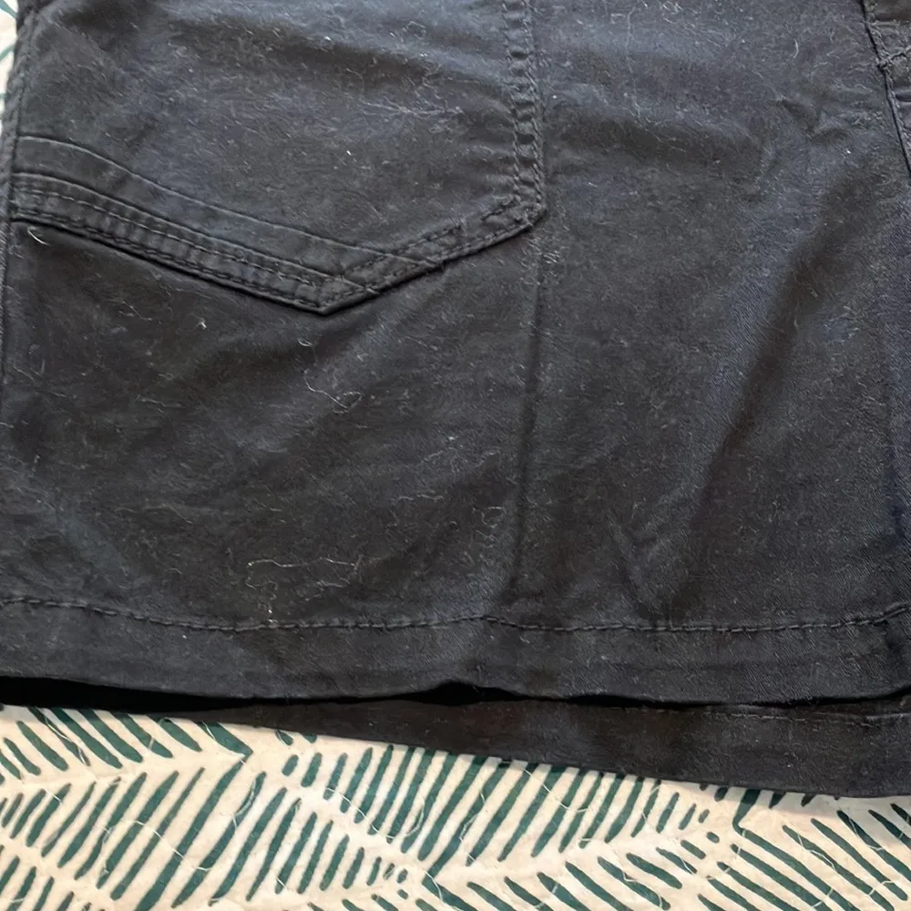 Supplies black cargo shorts 114 - Image 3