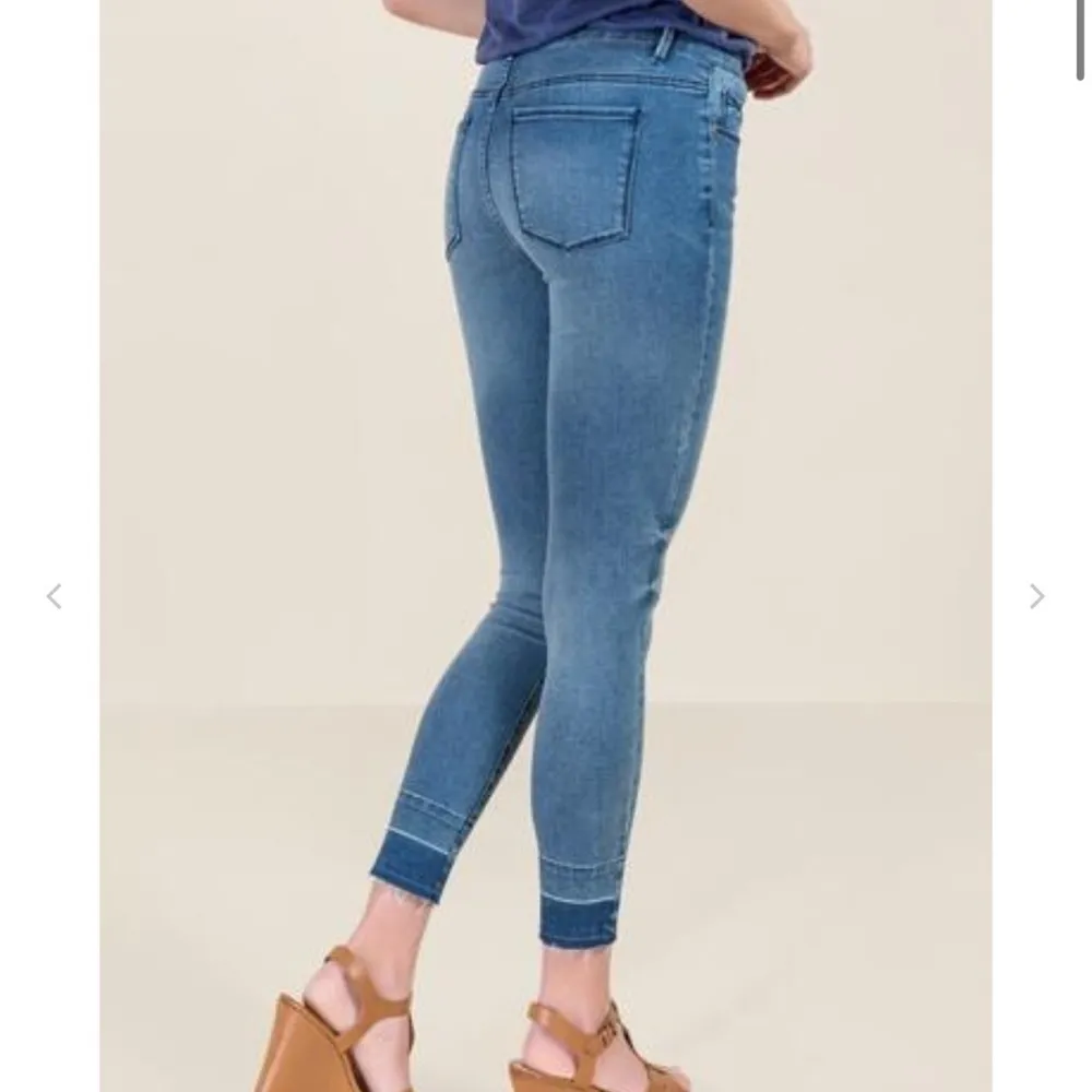 Harper Heritage Mid Rise Release Hem Jeans - Size 28 - Image 2