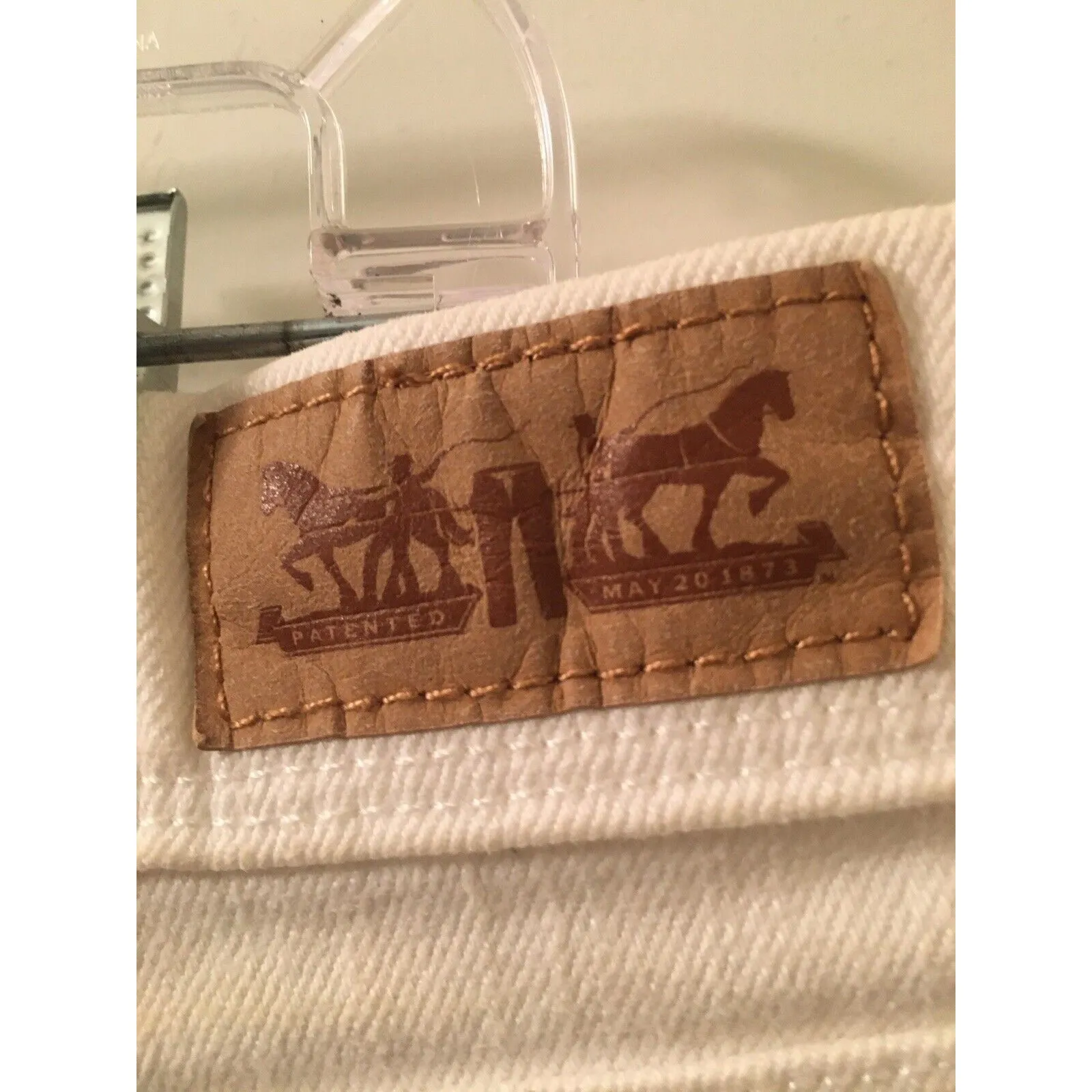 Levi's Women's White Denim Jean Shorts Pockets Size 14 - Image 7