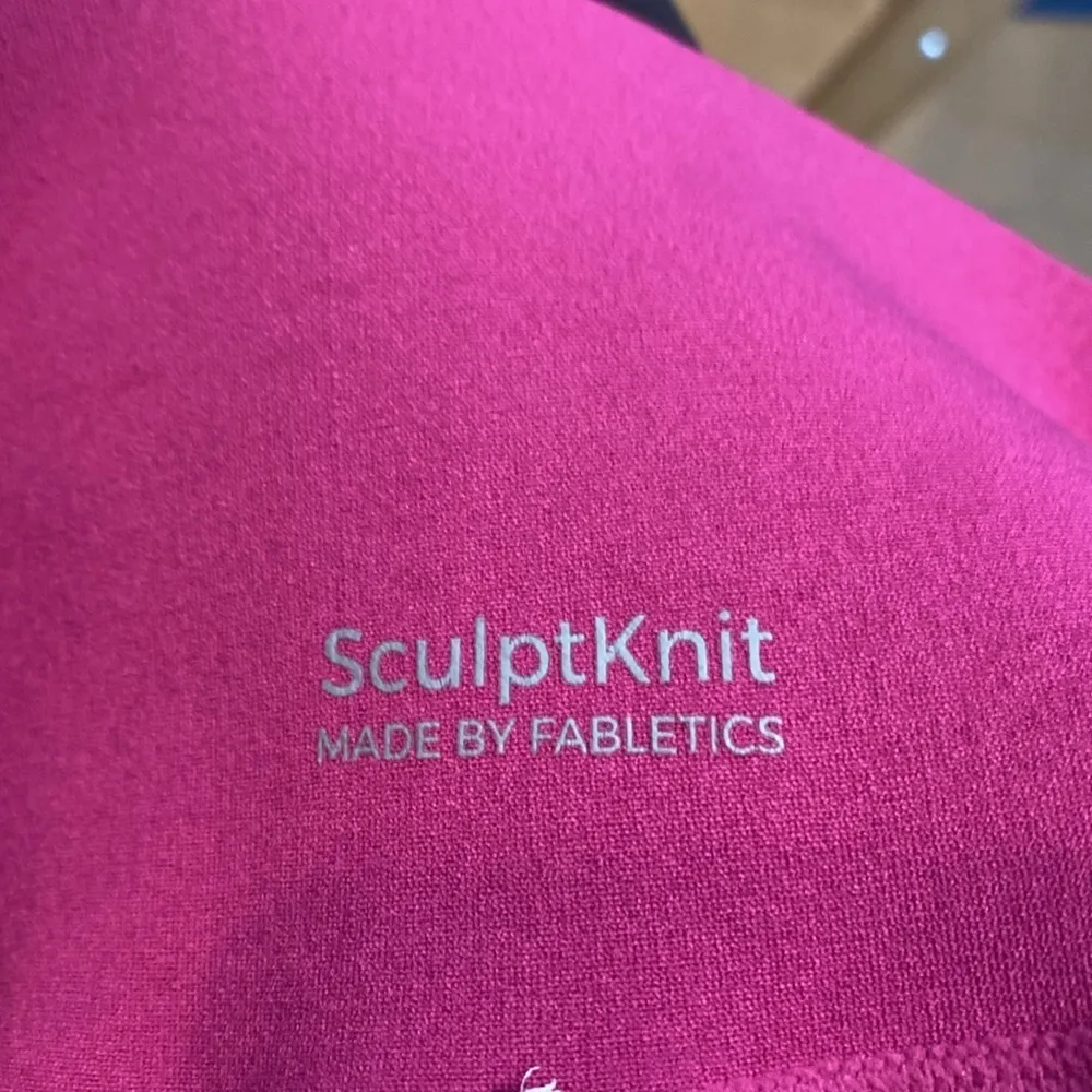 Sculptknit leggings by Fabletics in pretty fuschia - Image 5