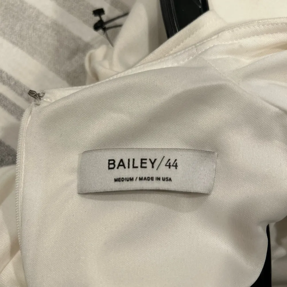 Elegant White Dress - Image 7