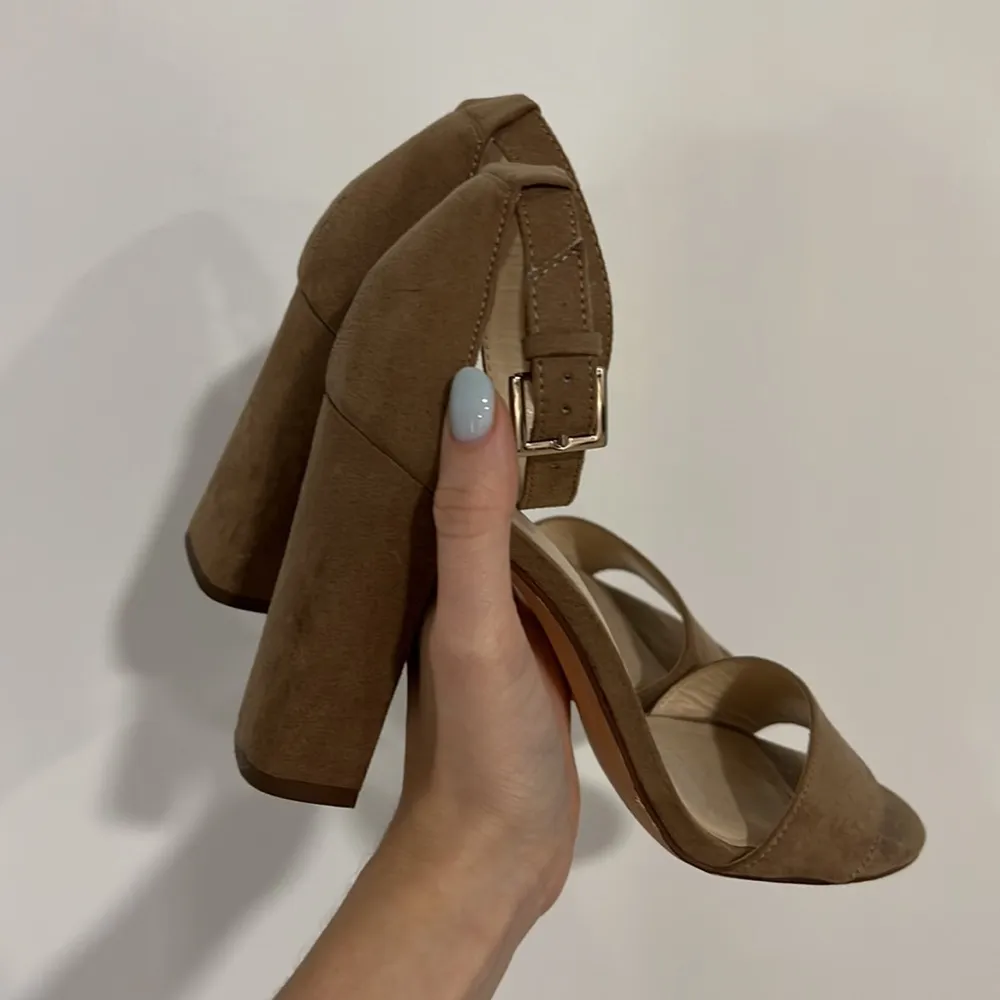Nine West taupe heels! - Image 2