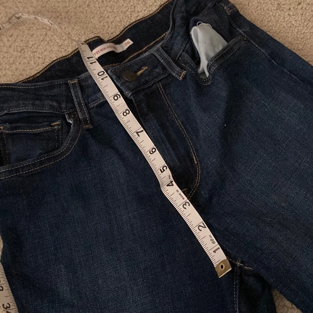 Levi’s High Rise Skinny Jeans 721 Size 28 Like New 28” Inseam Dark Wash VEUC - Image 6