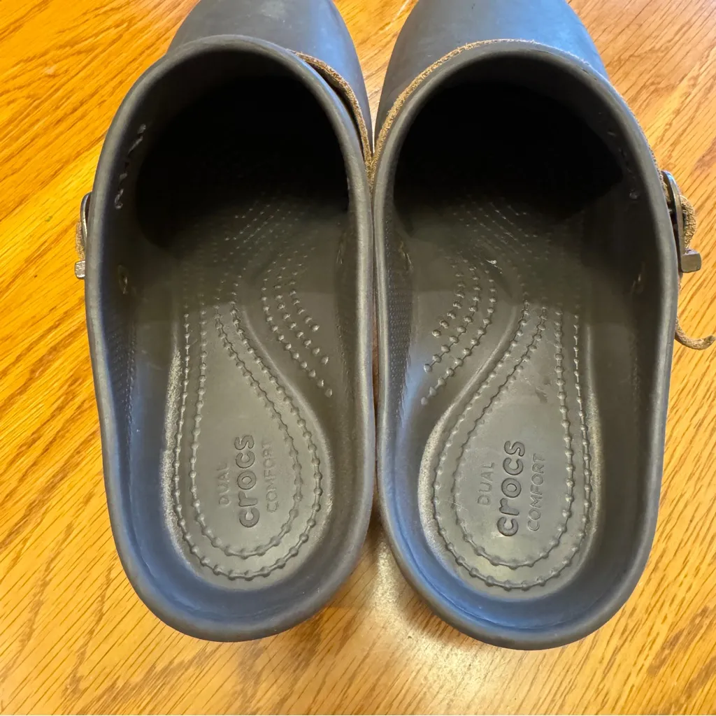 Crocs Women Sarah Clog‎ Brown Expresso Buckle Mules size 7 Flaw See Pic. - Image 8