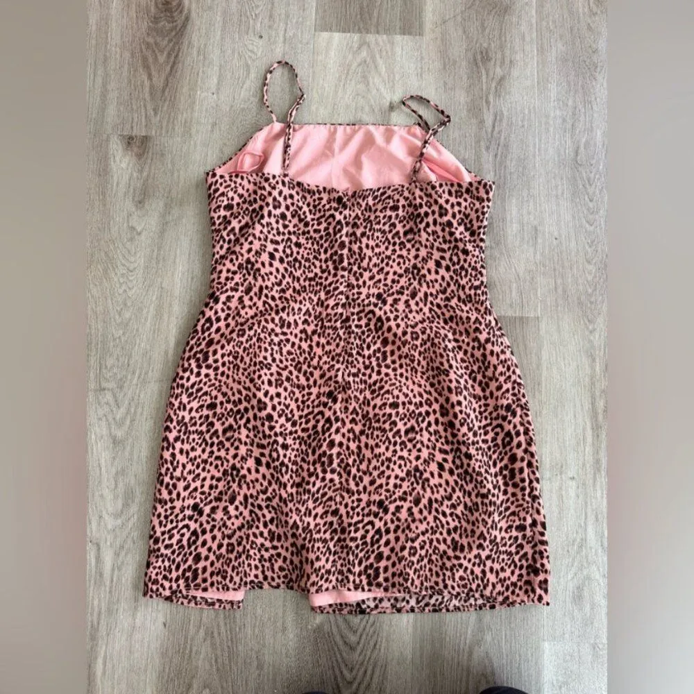 Superdown Revovle kensley high slit shift dress Medium Pink Leopard Cheetah - Image 4