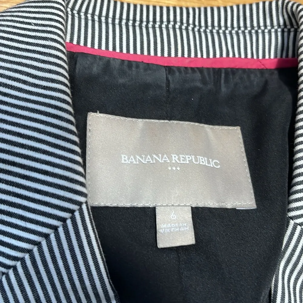 Women’s Pinstripe Blazer Size 6 - Image 7
