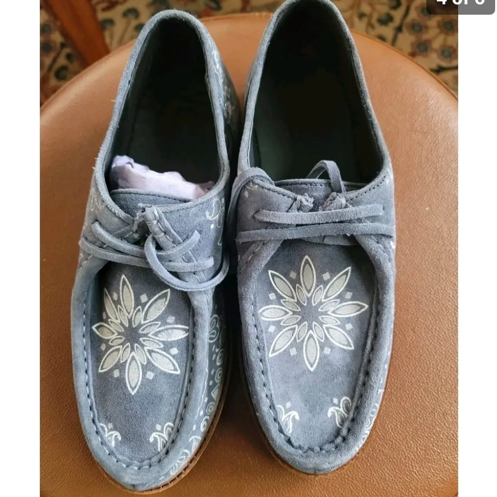 Urban Outfitters Blue Paisley Geoff Wallabee Men Soes - Image 4