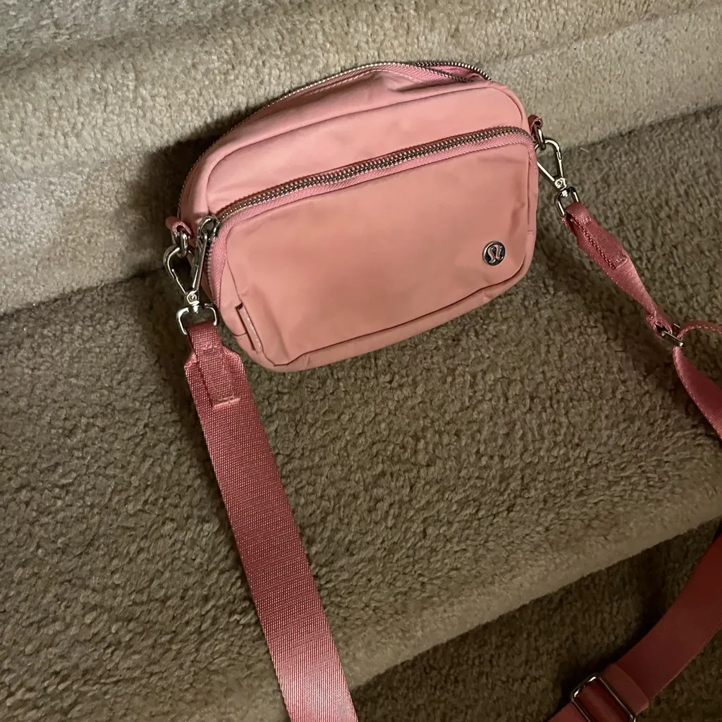 Womens Lululemon Pink everywhere Crossbody Bag - Image 3