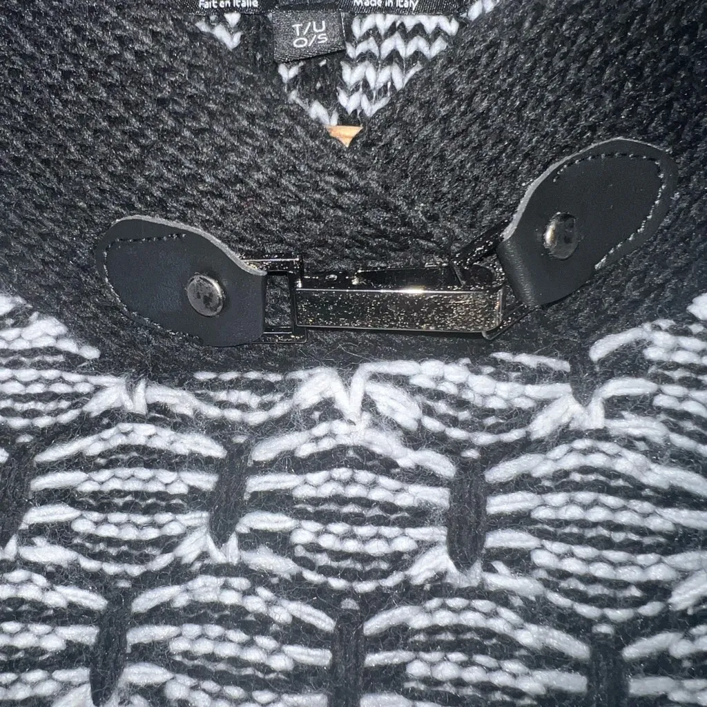 Charlie B Pancho Style Sweater‎ Made in Italy One Size Black/White Black - Image 4