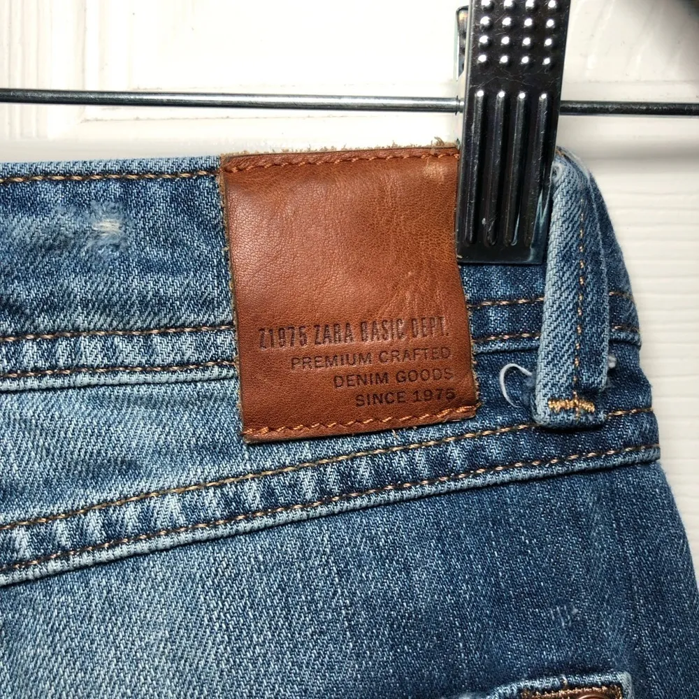 Z1975 Zara Basic Dept Distressed Premium Denim Crop Jeans Size US 2 - Image 5