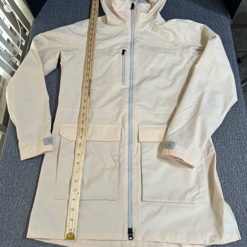 Marmot  Women’s Commuter Parka - Image 16