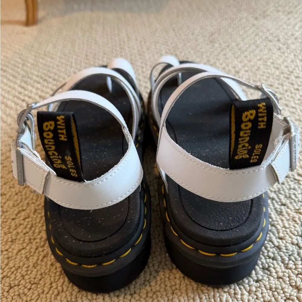 NWOT Dr. Marten Avry Hyrdro Leather Strap Blaire White Sandals Women's Size 10 - Image 4