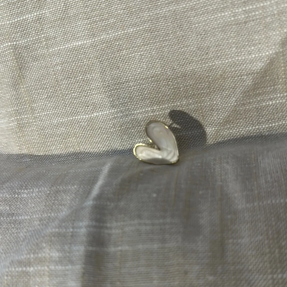 Gold and white enamel earrings - Image 3