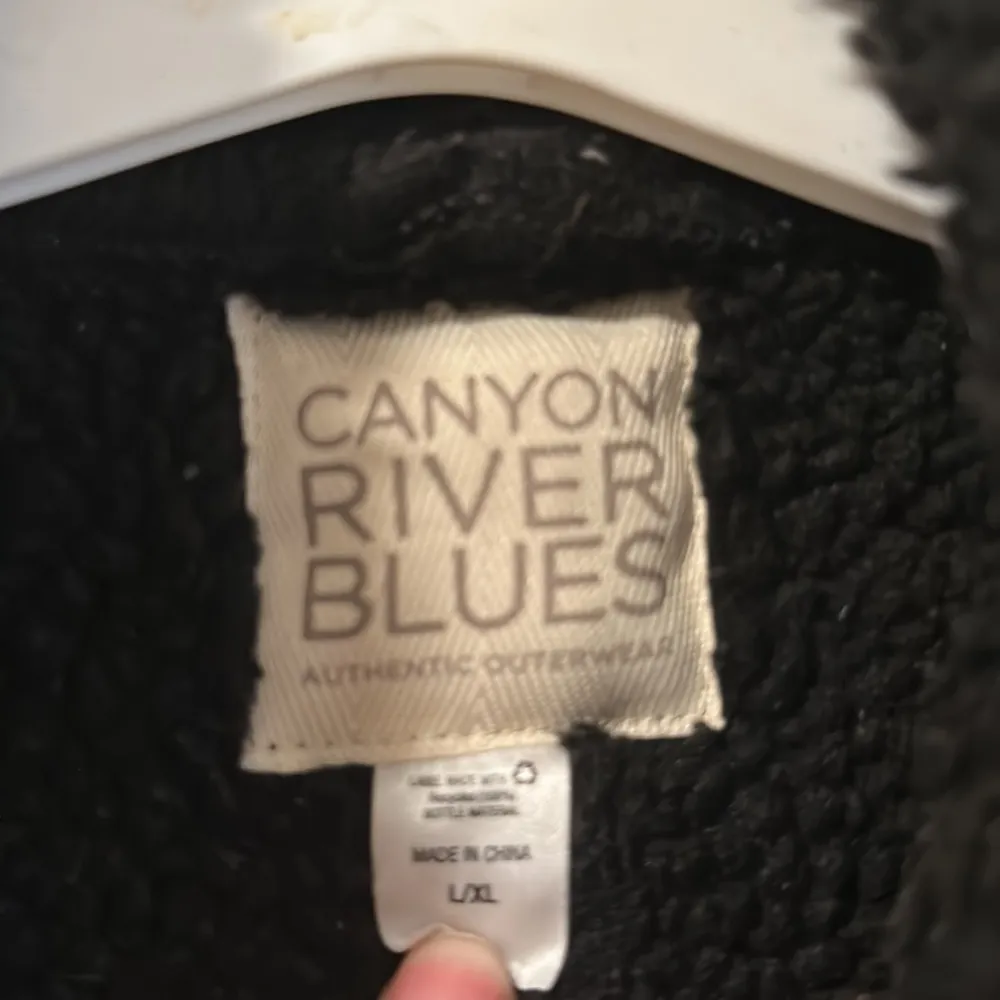 Canyon river blues vest - Image 2