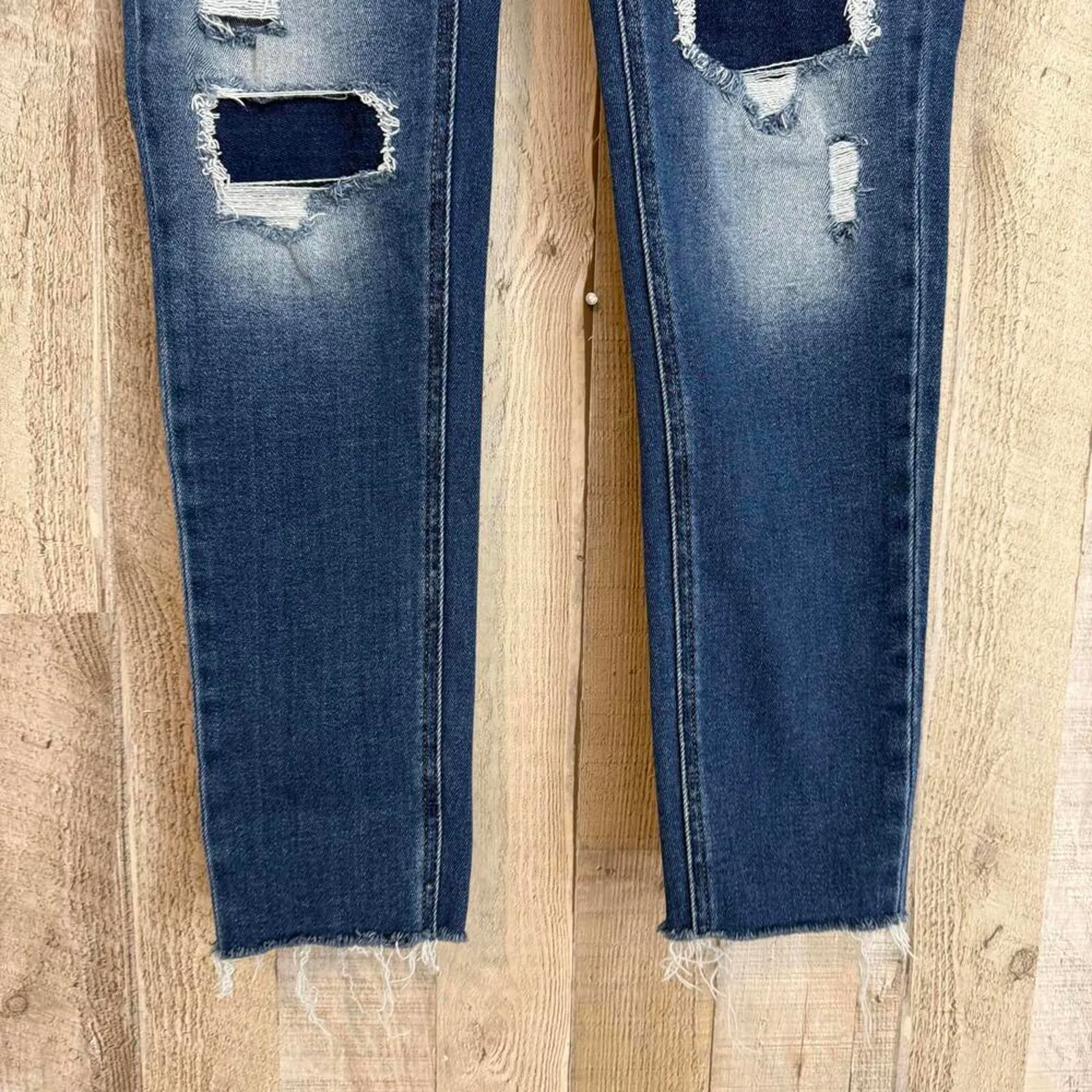 KanCan Women's 7 27 Distressed Skinny Jeans Dark Wash Blue - Image 10