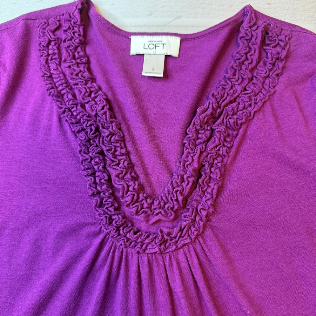 LOFT - Women’s Purple Short Sleeve Top - Size Small.  - Image 2