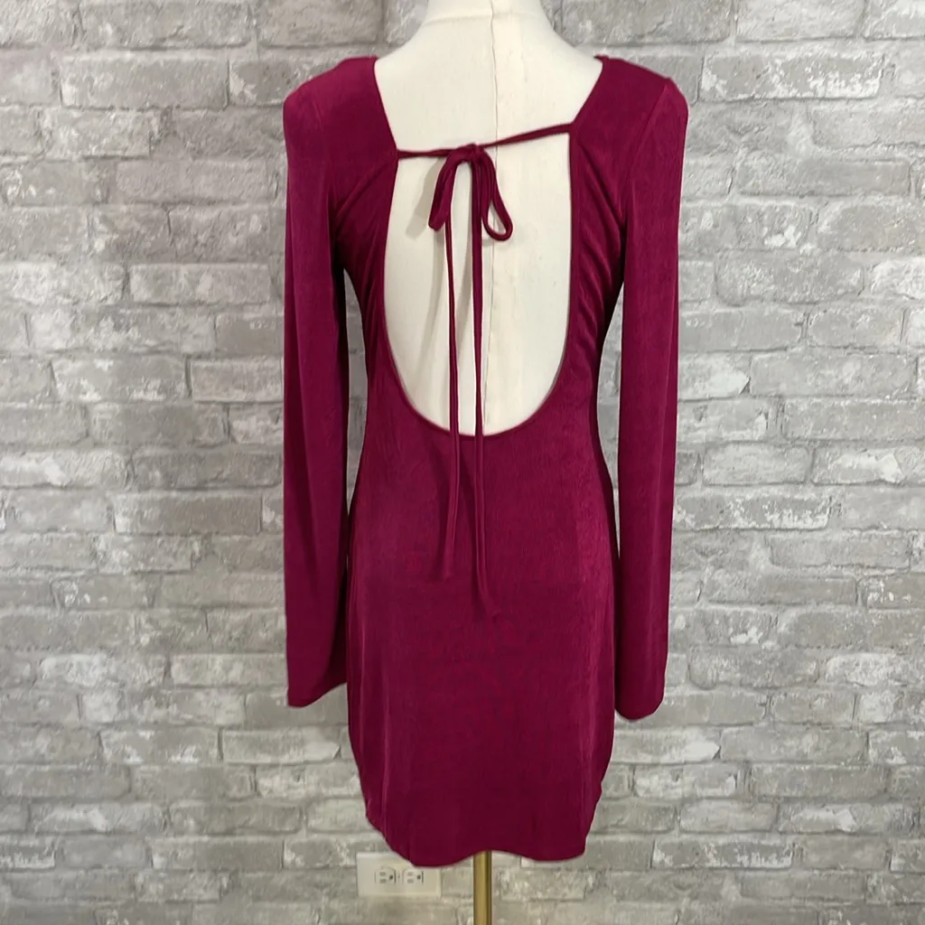 MABLE Long Sleeve Fuchsia Dress with open Back Purple Size M - Image 3