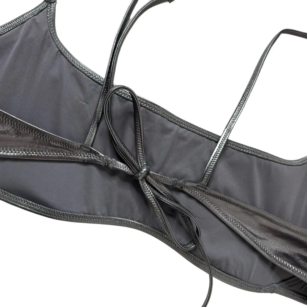 Skims Micro Scoop Bikini Top in Carbon Metallic 3X - Image 5