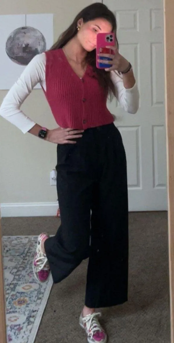 Sweater Vest Pink - Image 2