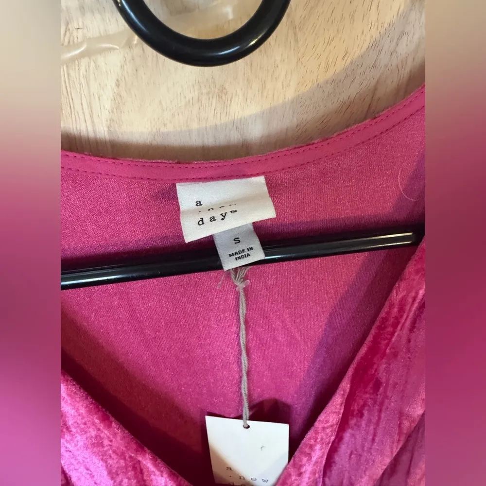 A New Day Pink Velvet Jumpsuit Size SMALL NWT Vibrant Pink VALENTINES DAY 💕 - Image 4