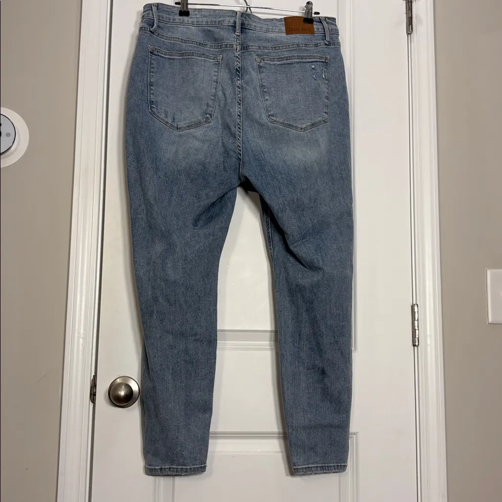 MID RISE CONTROL TOP DISTRESSED SKINNY JEANS BY JUDY BLUE JB88797 - Image 6