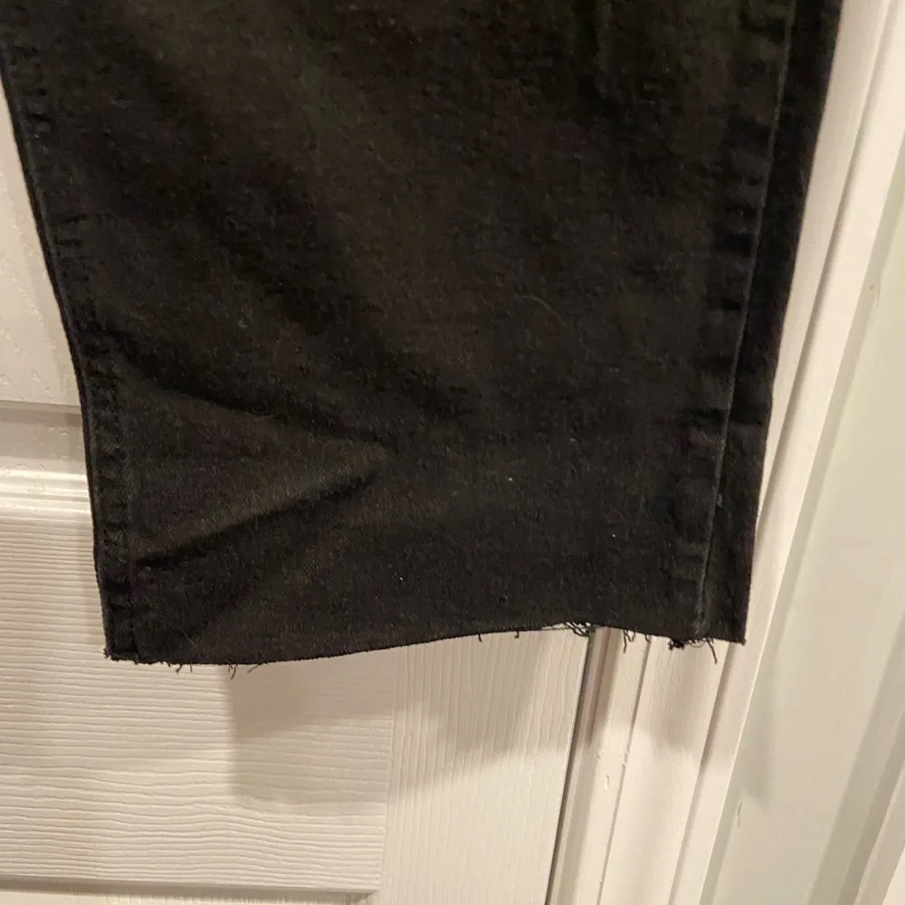 NWT Wild Fable Size 6 Highest Rise Straight Leg Black Distressed Jeans Raw Hem - Image 5