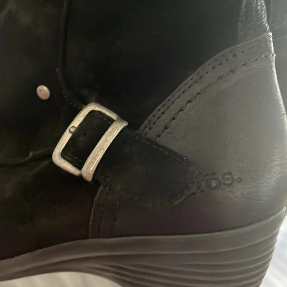 Taos Suede zipped boots with buckle women’s size 9.5 Black - Image 5