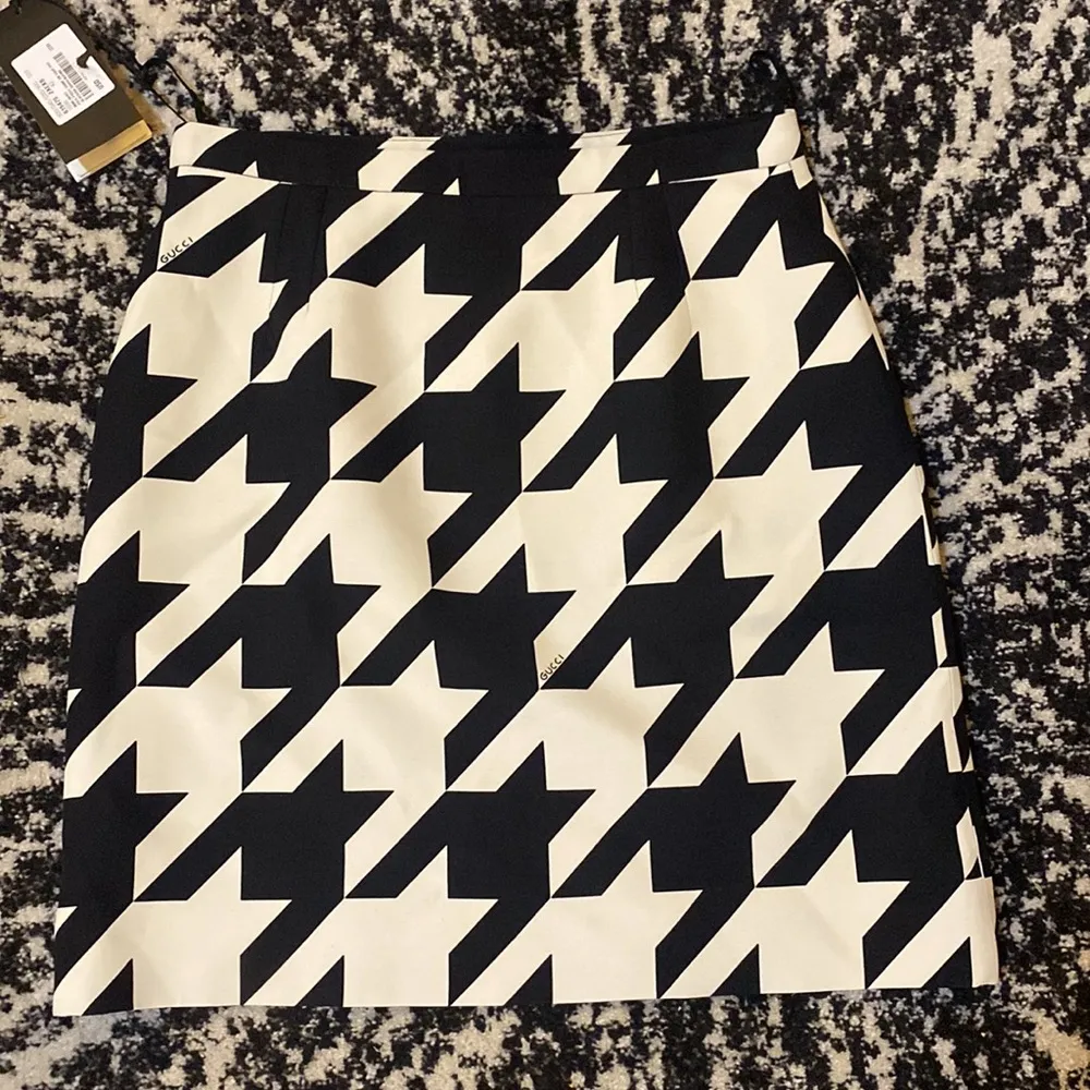 Gucci Houndstooth Silk and Wool Mini Skirt - Image 4