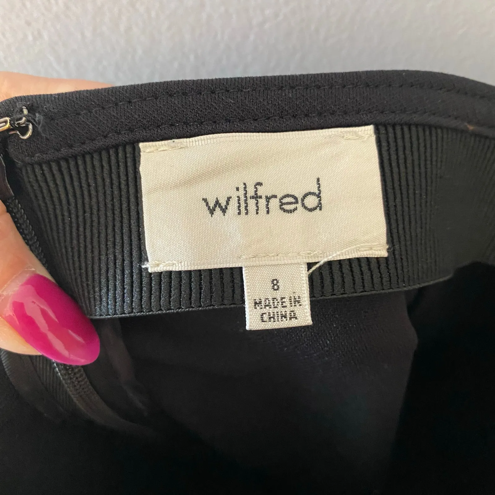 Wilfred Aritzia Black Stretchy Straight Leg Trousers Work Pants Women's size 8 - Image 3