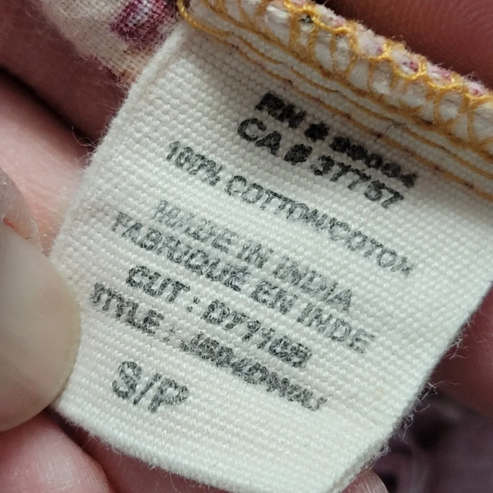 Billabong distressed raw hem flannel button down size small - Image 9