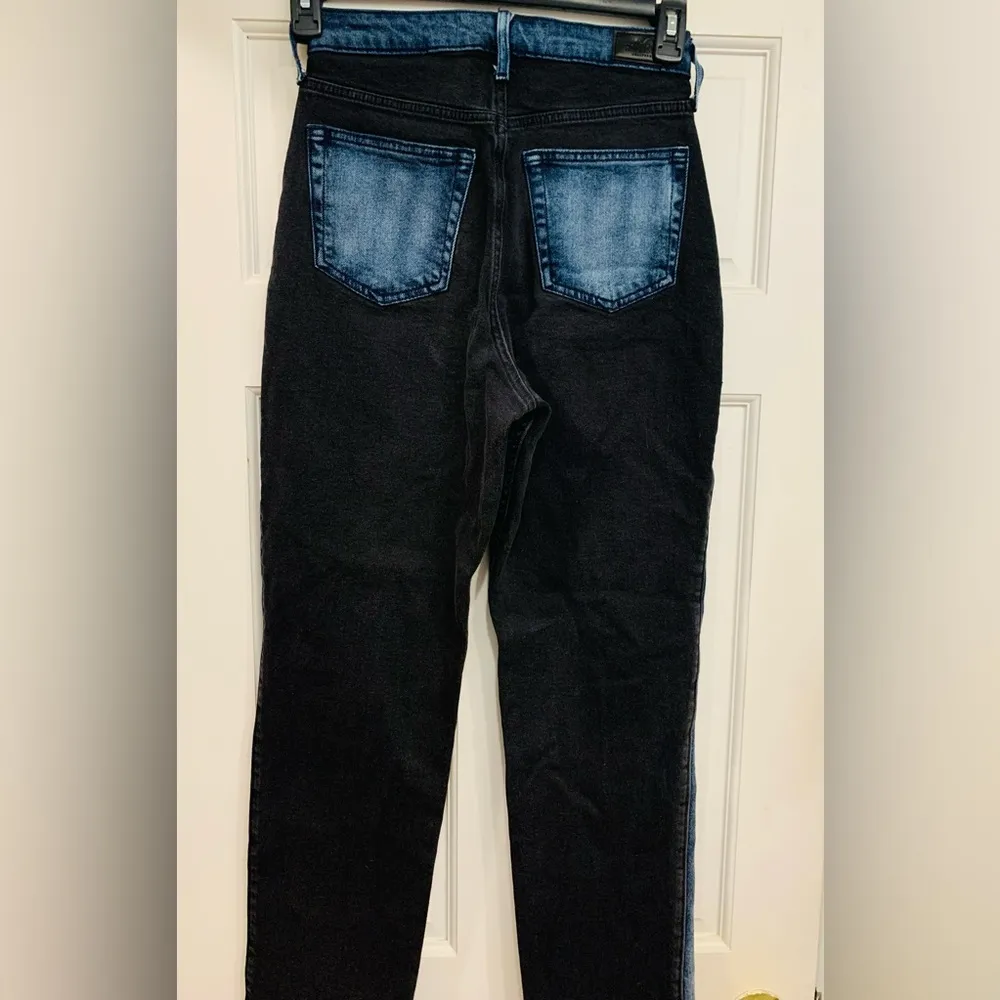 Hollister Curvy Ultra High Rise Vintage Straight sz 3 - Image 3