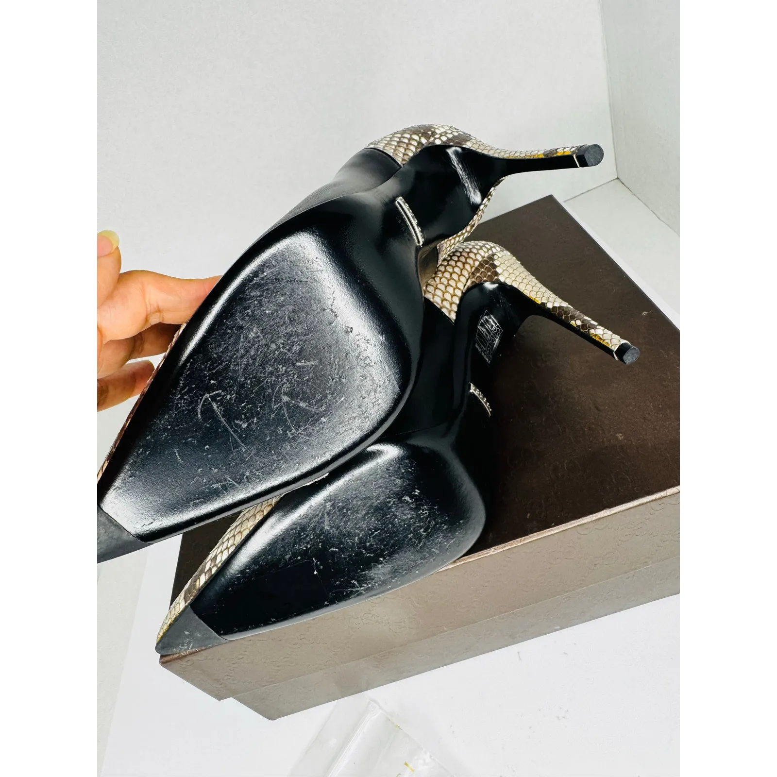 Gucci Black Leather And Roccia Python Pointed Toe Ankle stiletto Boots EU 39.5 - Image 7