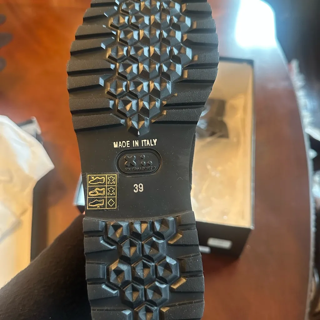 Nicola Sexton size 39 9 nwt Black and Red Ankle Boots rubber wedge $240 - Image 11