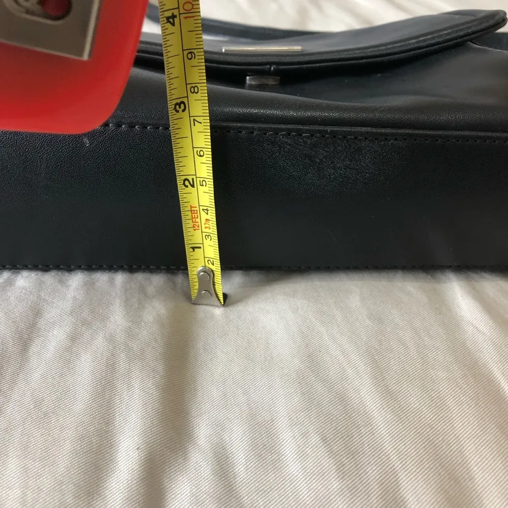 Black Liz Claiborne crossbody purse - Image 14