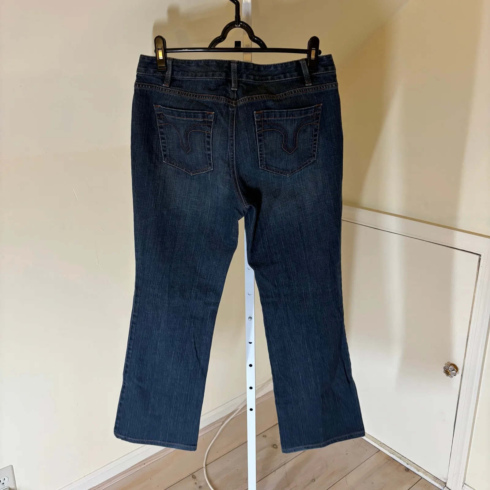 Loft EUC Women's Dark Wash Curvy Boot Cut Jeans Size 8 - Image 4