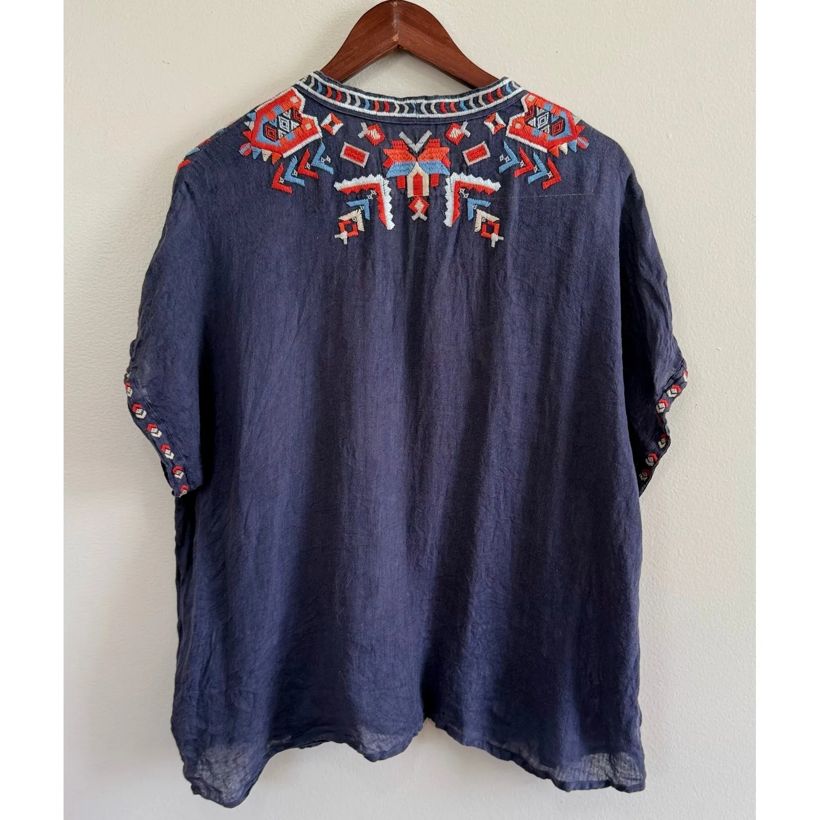 Johnny Was Biya Women's Embroidered Navy Blue Short Sleeve Tunic Size XS - Image 2