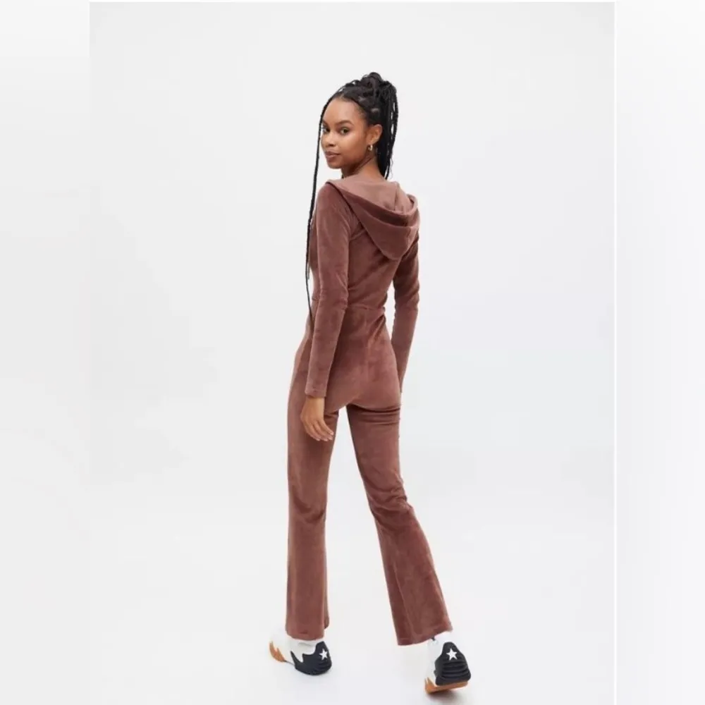 iet’s frans Brown Hoodes Velour Jumpsuit size Small - Image 3