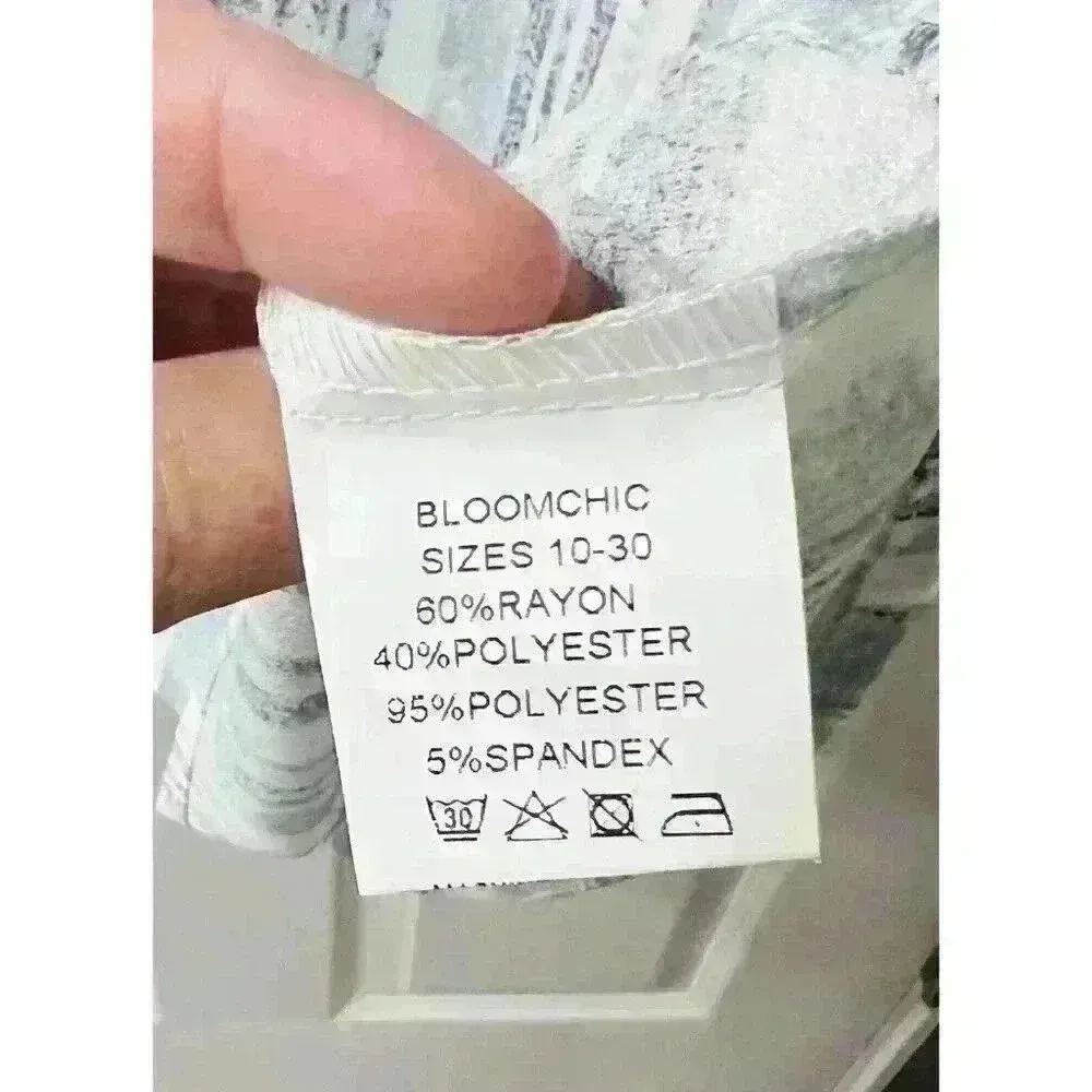 BloomChic Plus Size Work Blouse 14/16 V - Image 5