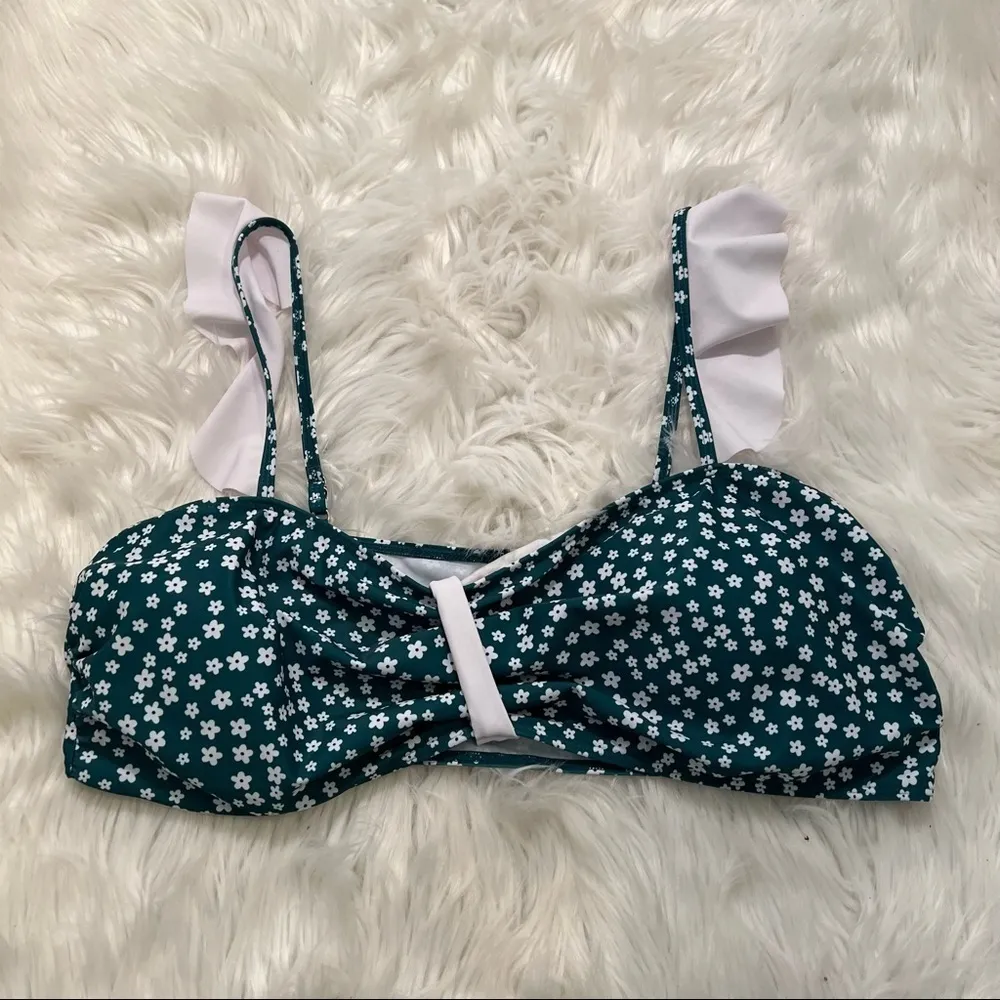 Bikini Top Dark Green White Floral Ruffle Size 4X - Image 2