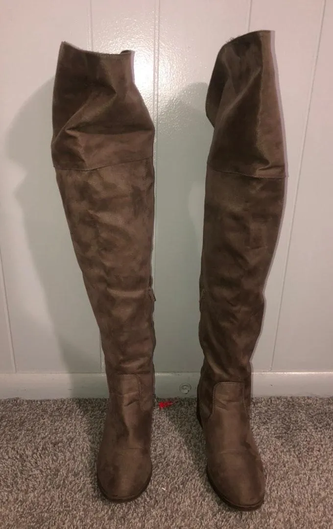 Knee High Boots Size 10 - Image 4