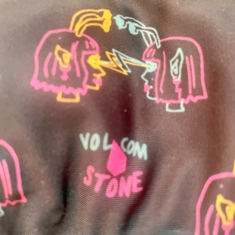 NWOT Volcom 💕 Alienated Youth Racerback bikini top - Image 5