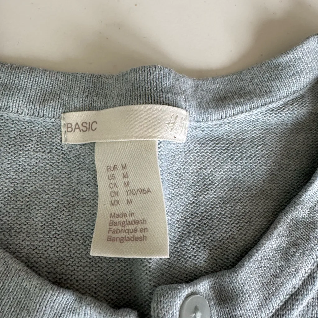 H&M Heather Light Blue Cotton Crewneck Cardigan Sweater Size Medium - Image 4